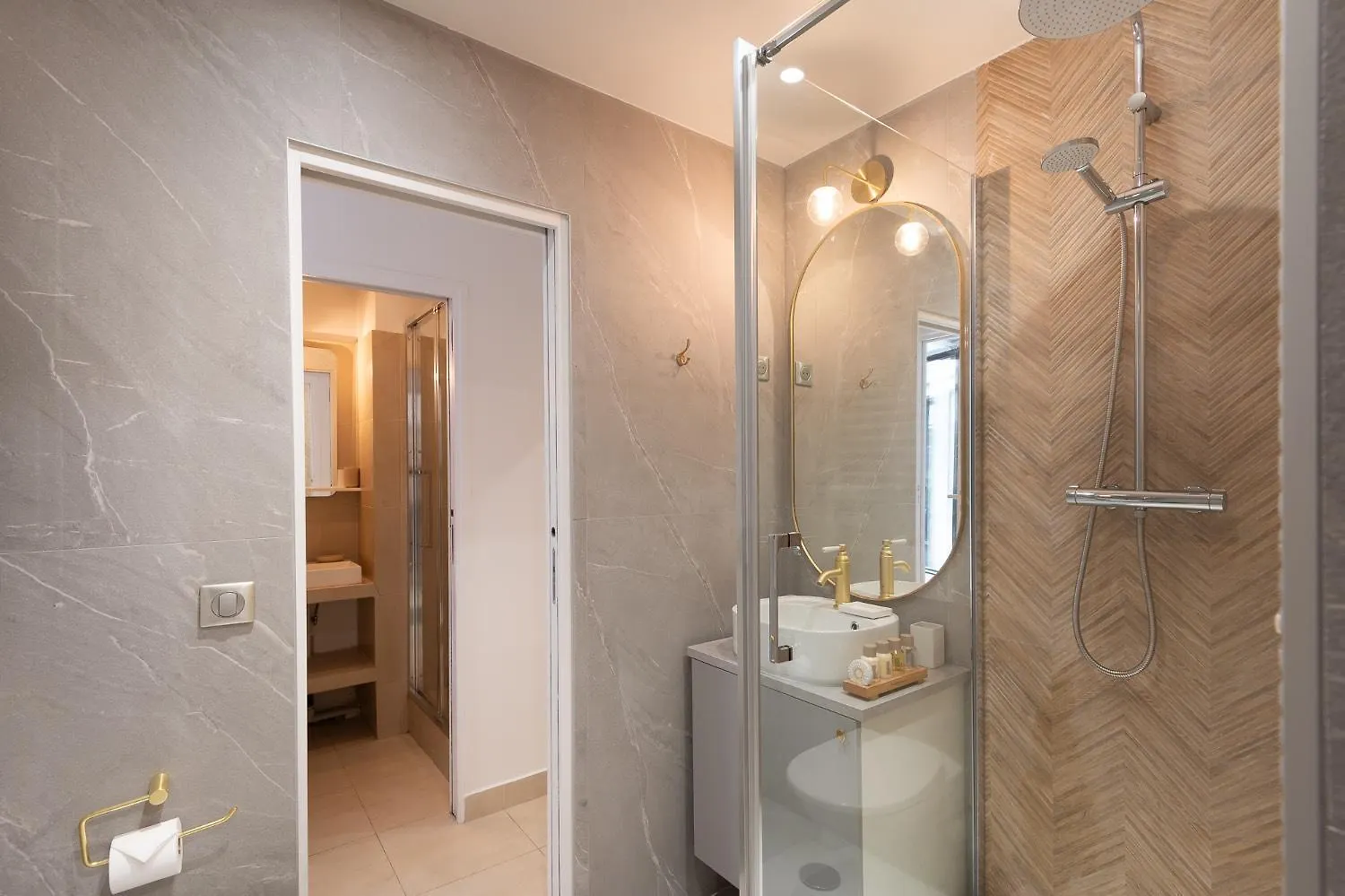 Apartment Modern 3 Bedrooms 3 Baths Full Center Of Paris Frankreich